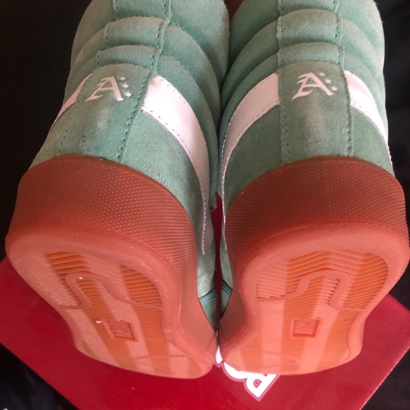 Pony x Atmos NYC men’s size 9 worn super lightly main image 7
